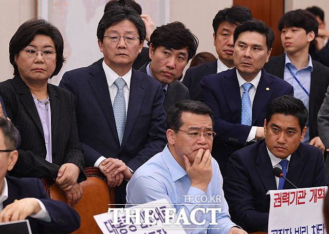 오신환 바른미래당 의원과 함께 사개특위 참석한 이혜훈, 유승민, 하태경, 지상욱 의원(위 왼쪽부터)