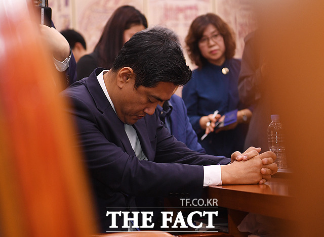 끝까지 얻지 못한 발언권