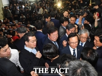 [TF포토] '바닥에 드러누운 자유한국당'…끝내 무산된 사개특위 전체회의