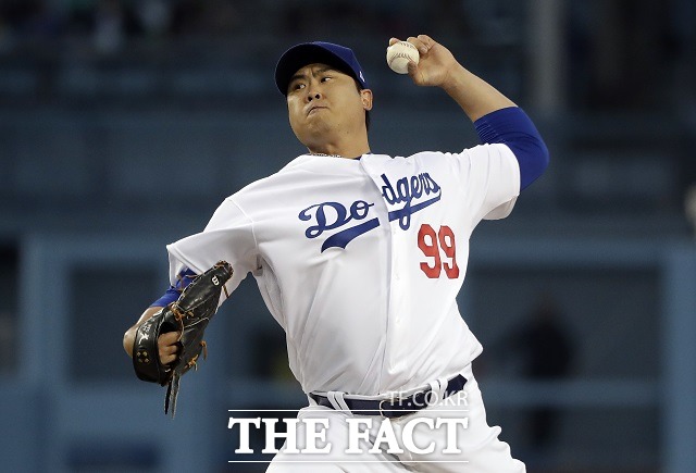 류현진이 27일 피츠버그 파이리츠전에서 7이닝 동안 삼진 10개를 따내며 시즌 3승 째를 따냈다. /로스앤젤레스=AP. 뉴시스
