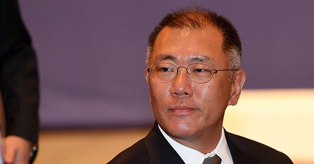 정의선 현대자동차그룹 수석부회장이 올해 1분기 시장 기대치를 웃도는 실적을 달성한 것과 관련해 임직원들이 잘해줬다며 감사의 뜻을 전했다. /남용희 기자