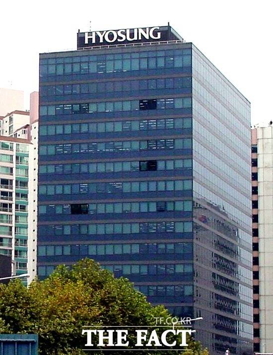 지난해 효성에서 인적분할한 효성화학이 1분기 실적에서 어닝 서프라이즈를 기록하고 회사채 공모 수요예측에서 인기를 끌며 주목받고 있다. /더팩트 DB