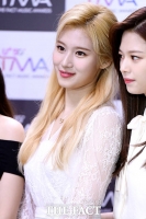  [TF포커스] 트와이스 사나 SNS 논란에 갑론을박…경솔 vs 비약