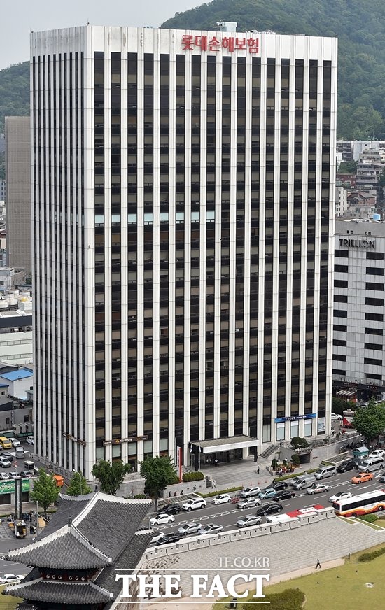 롯데그룹은 금융계열사 롯데카드와 롯데손해보험 매각 우선협상대상자로 사모펀드 한앤컴퍼니와 JKL파트너스를 각각 선정했다. /더팩트 DB