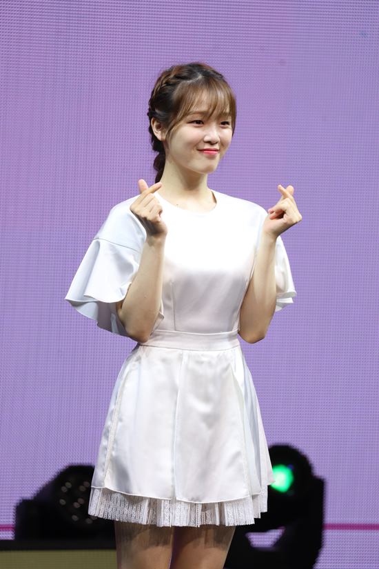 오마이걸 승희. 승희는 쇼케이스에서 콘셉트 천재라는 수식어를 얻고 싶다고 말했다. /WM 엔터테인먼트