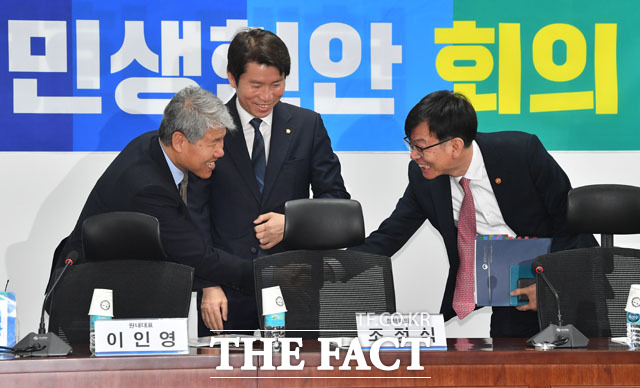 민생현안 회의 참석한 김수현-이인영-김상조