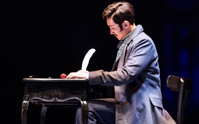 지킬 앤 하이드는 오는 19일까지 서울 송파구 잠실 샤롯데시어터 무대에서 펼쳐진다. /뮤지컬 지킬 앤 하이드 제공