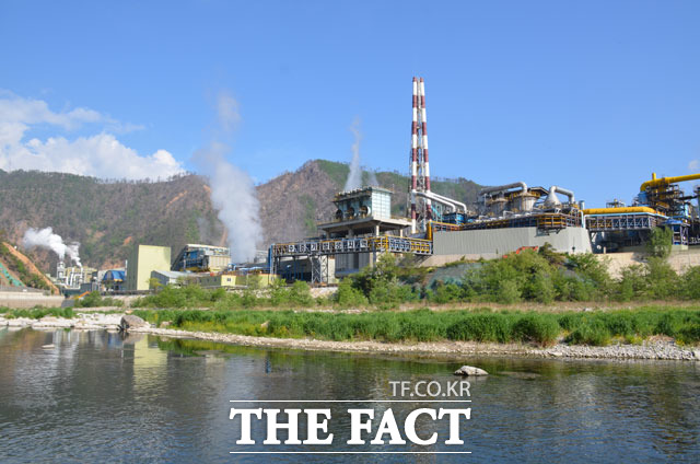 영풍 석포제련소는 폐수 유출로 낙동강을 오염시켰다는 환경부의 지적에 대해 부인했다. 사진은 영풍 석포제련소 전경. /더팩트 DB