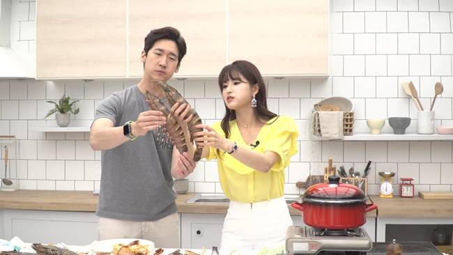 신세계TV쇼핑이 론칭한 모바일 전용 프로그램 오싹한 라이브의 이용자 수가 크게 증가한 것으로 나타났다. 특히 30대 이용자의 비중이 큰 폭으로 늘어난 것으로 분석됐다. /신세계TV쇼핑 제공