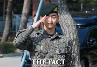  '자원입대→모범 병사' 옥택연, 오늘(16일) 만기 전역