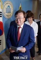  한국당서도 강효상 '한미 정상 통화 유출'에 