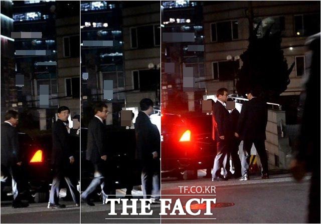 문재인 대통령의 복심이라 불리는 최측근 양정철 민주연구원장이 최근 서훈 국정원장과 비밀 회동을 가졌다는 <더팩트> 보도에 대해 지인들이 함께 한 만찬으로 특별히 민감한 대화를 없었다고 해명했다. 양 원장과 서 국정원장이 지난 21일 서울 강남구의 한 한정식 식당에서 회동을 마치고 나와 거리에서 이야기를 나누는 모습. /이철영·허주열 기자