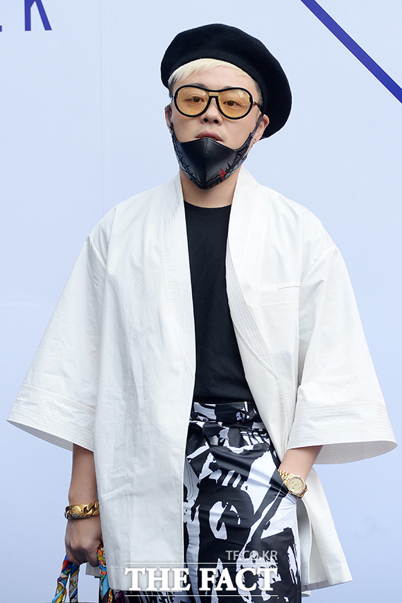 가수 프라임은 YG엔터테인먼트 소속이던 시절 수년간 술 접대를 했다고 폭로했다. /더팩트DB