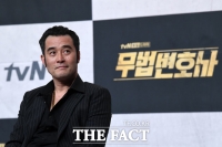  최민수, 보복운전 2차 공판 출석…동승자 '산에서 언제 왔냐고 욕해'