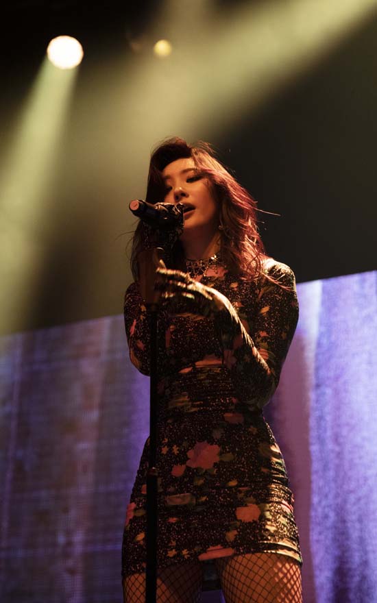 가수 선미가 30일(현지시간) 영국 런던에서 유럽투어 첫 번째 공연을 시작했다. /메이크어스엔터테인먼트 제공