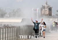 [TF포토] 더위 식혀주는 시원한 '쿨링포그'