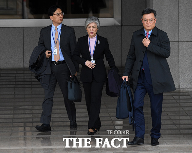 6일 강경화 외교부 장관은 헝가리 사고와 관련해 철저한 책임규명이 강조돼야 한다고 밝혔다. /임영무 기자