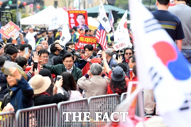 종로 출마설에 대해 황교안 대표는 당 입장에서 결정하겠다고 했다. /남용희 기자