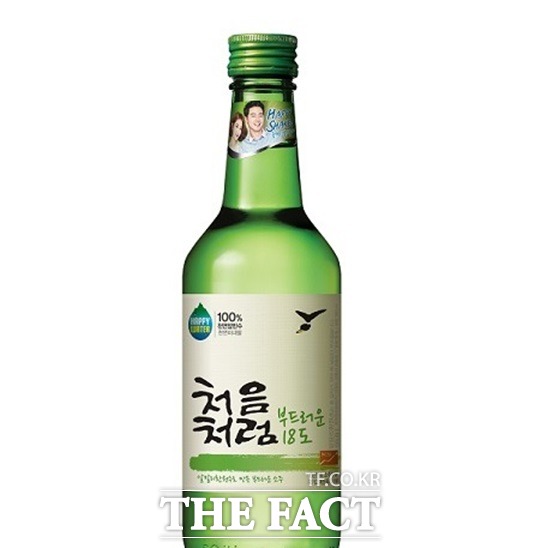 롯데주류의 소주 처음처럼에 대한 악성루머를 퍼트린 혐의를 받은 70대 남성이 항소심에서 징역 4개월에 집행유예 1년을 선고받았다. /롯데주류 제공