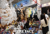 [TF포토] '어느 나라를 즐겨볼까?'…2019 서울국제관광산업 박람회