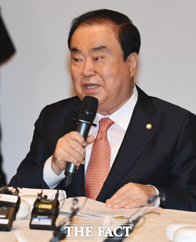 문희상 국회의장이 이희호 여사 별세에 대해 언급했다. 문 의장이 지난 국회 초월회 행사에서 발언을 하고 있는 모습. /더팩트 DB