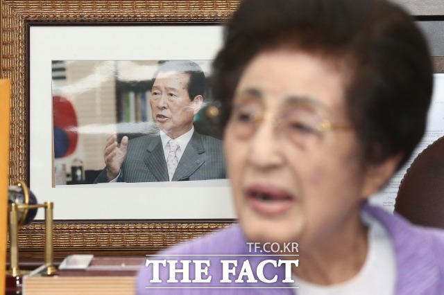 여야는 이희호 여사의 민주주의·인권 운동에 대한 헌신을 기리며 영면을 기원했다. /더팩트DB