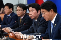 [TF포토] 원내대책회의 주재하는 이인영 원내대표