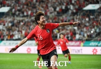  [대한민국-이란] 황의조 칩슛 선제골, '백승호 효과'로 빛났다