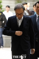  [TF현장] MB 뇌물액 100억 넘기나…'피의사실 공표' 반발