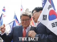  '한국당 탈당' 홍문종, 애국당 입당… 