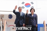  文대통령, 북유럽 3개국 마치고 귀국…평화·비핵화 대화 재개 총력