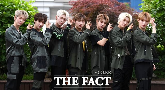 온리원오브는 2019년 5월 데뷔한 신인 남자 아이돌 그룹이다. 데뷔 타이틀곡은 사바나 타임리프가 있다. /임세준 기자
