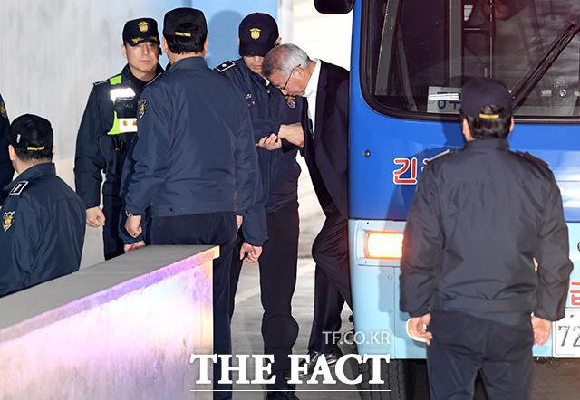 사법행정권 남용 혐의로 구속기소 된 양승태 전 대법원장의 7차 공판이 19일 서울중앙지법에서 열렸다. /남용희 기자