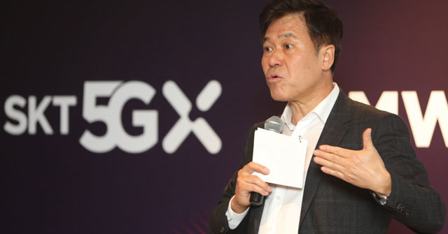 SK텔레콤이 20일 정부, 자사 기업 고객들과 함께 산업별 5G 파이를 키우겠다고 밝혔다. 사진은 박정호 SK텔레콤 사장. /더팩트 DB
