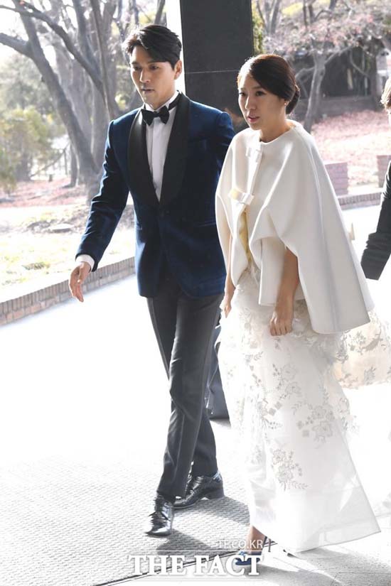 이필모(왼쪽)와 서수연은 지난 2월 결혼식을 올렸다. /남윤호 기자