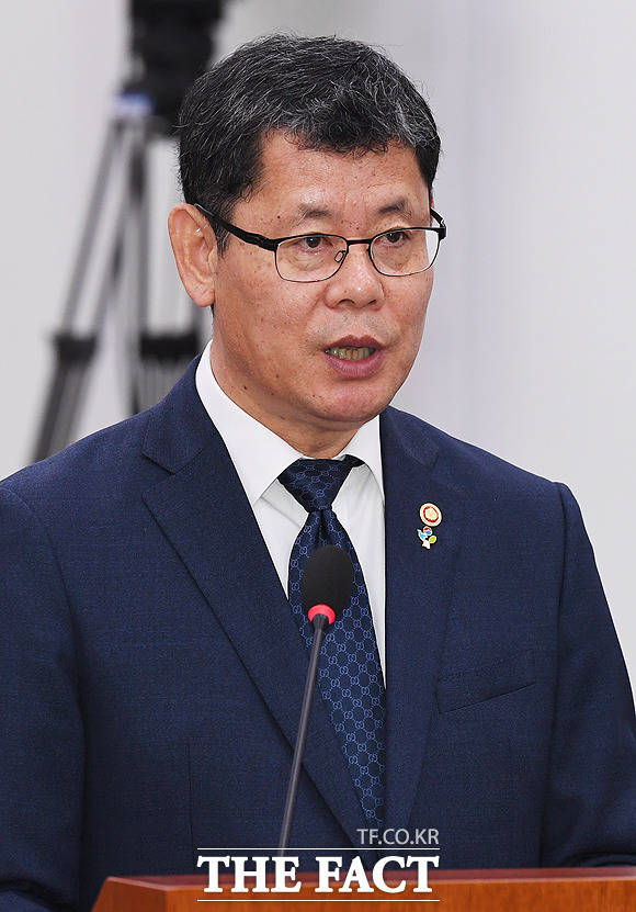업무보고하는 김연철 통일부 장관