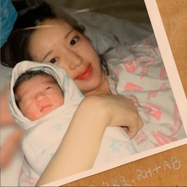 박환희가 자신의 인스타그램에 올린 출산 직후 모습이 담긴 사진. /박환희 인스타그램