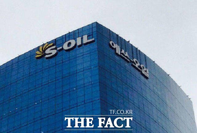 NH투자증권은 27일 에쓰오일에 대해 재고평가 손실 발생으로 2분기 적자전환이 추정된다며 목표주가를 하향 조정했다. /더팩트DB