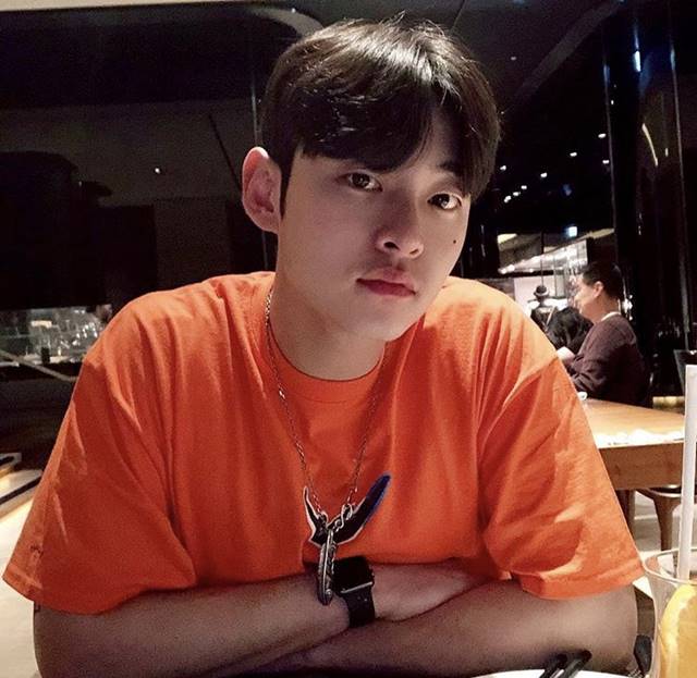 강현석 매니저가 과거 채무 논란으로 전참시에서 하차하고 소속사에서도 퇴사했다. /강현석 인스타그램