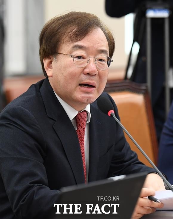 강효상 자유한국당 의원은 30일 오전 오늘 트럼프 대통령과 김 위원장의 DMZ 회동은 어렵고, 전화 통화를 할 가능성이 높다고 한다고 예측한 바 있다. /이새롬 기자