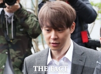  '마약 투약 혐의' 박유천, 징역 10월·집행유예 2년 선고