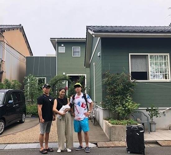 배우 이시언이 일본 여행 사진을 올려 뭇매를 맞았다. /이시언 인스타그램