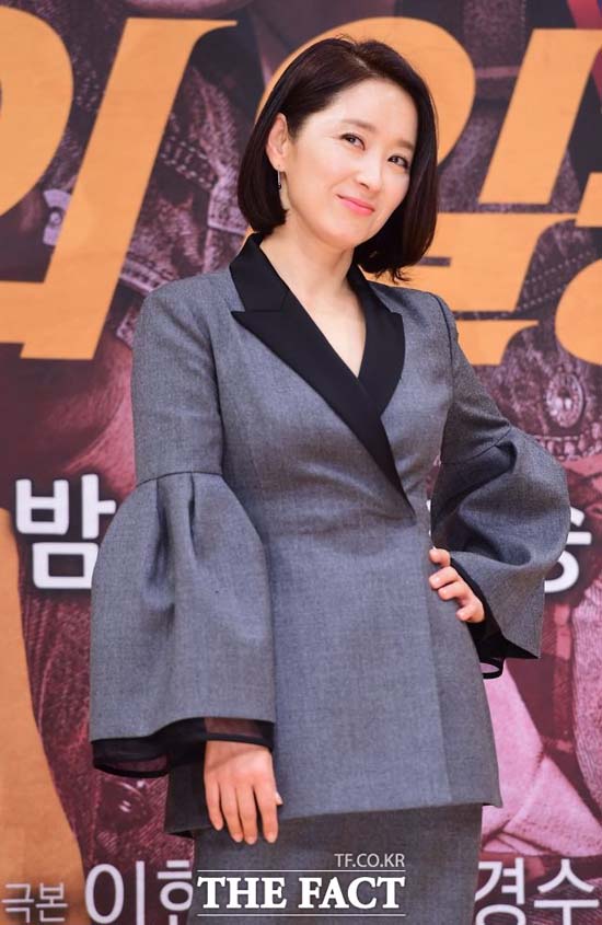 윤유선은 KBS2 새 워로하드라마 녹두전 출연을 검토 중이다. /더팩트DB