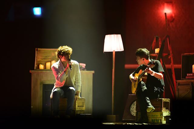 박효신이 박효신 LIVE 2019 LOVERS : where is your love? 콘서트로 관객들을 만났다. /글러브 엔터테인먼트