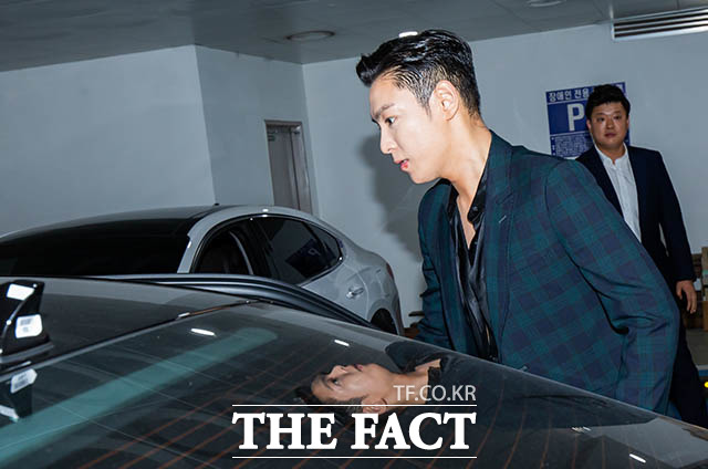 탑은 7일 자신의 인스타그램에 시간과 노력을 들인 팬에게 깊은 감사를 표한다며 팬들에게 감사 인사를 했다. /김세정 기자