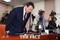  윤석열 '정치적 중립 확실히 지킨다…검찰개혁은 국민 권한'