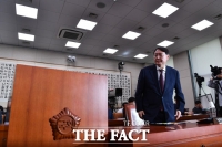 [TF포토] '여·야 공방의 중심' 윤석열 검찰총장 후보자