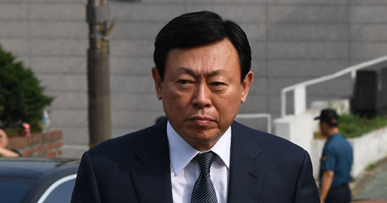 9일 롯데그룹에 따르면 신동빈 회장은 오는 16일부터 20일까지 서울 잠시 롯데월드타워에서 올해 하반기 사장단 회의(VCM)를 주재한다. /이동률 기자