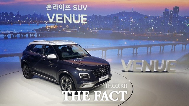 현대자동차가 11일 오전 경기도 용인에 있는 더 카핑에서 엔트리 SUV 베뉴의 출시 행사를 진행하고, 공식 판매에 돌입했다. /용인=서재근 기자