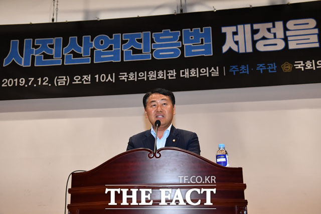 축사하는 김관영 바른미래당 의원